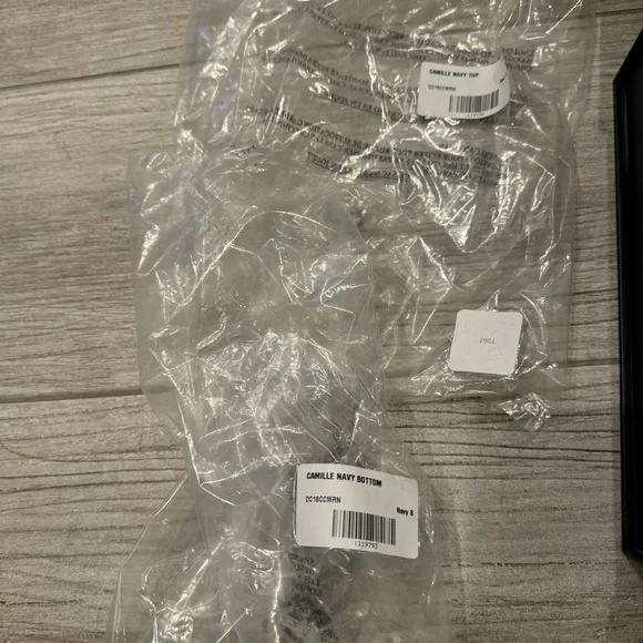 BEVERLY BEACH CAMILLE Cover up Navy Size small - Picture 8 of 14